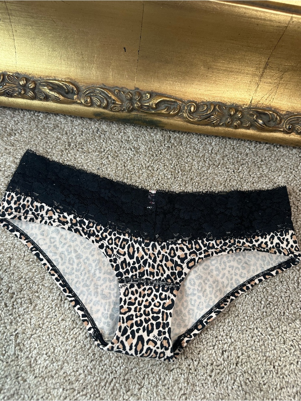 New Pink Victoria's Secret 2011 Extra Low Rise Hipster Animal Print Lace Size XS